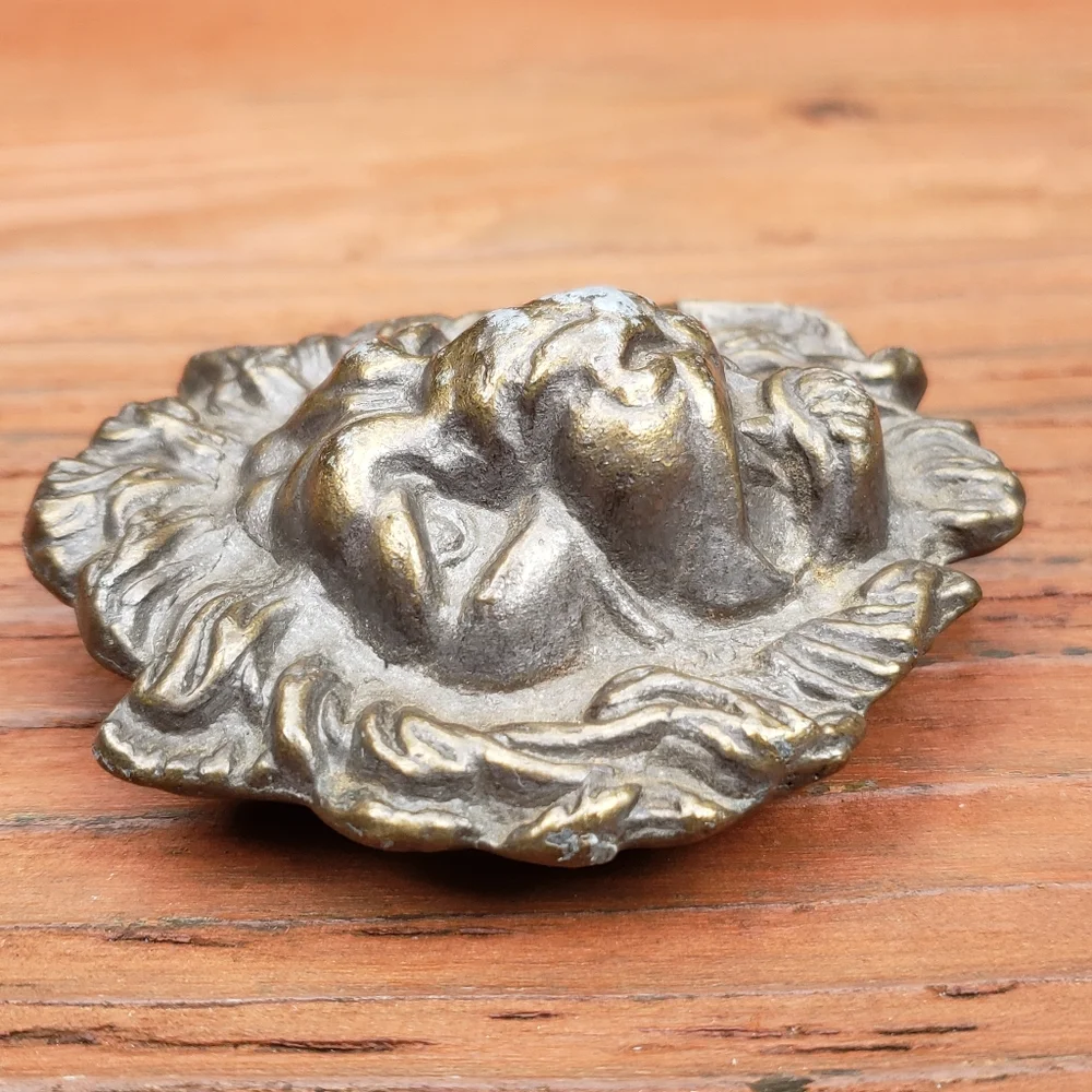 Vintage 1960s Accurate Lion Head Belt Buckle WITH WEAR - Cast Iron Metal